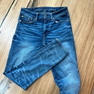 AE airflex+ size 29x32 mid wash blue